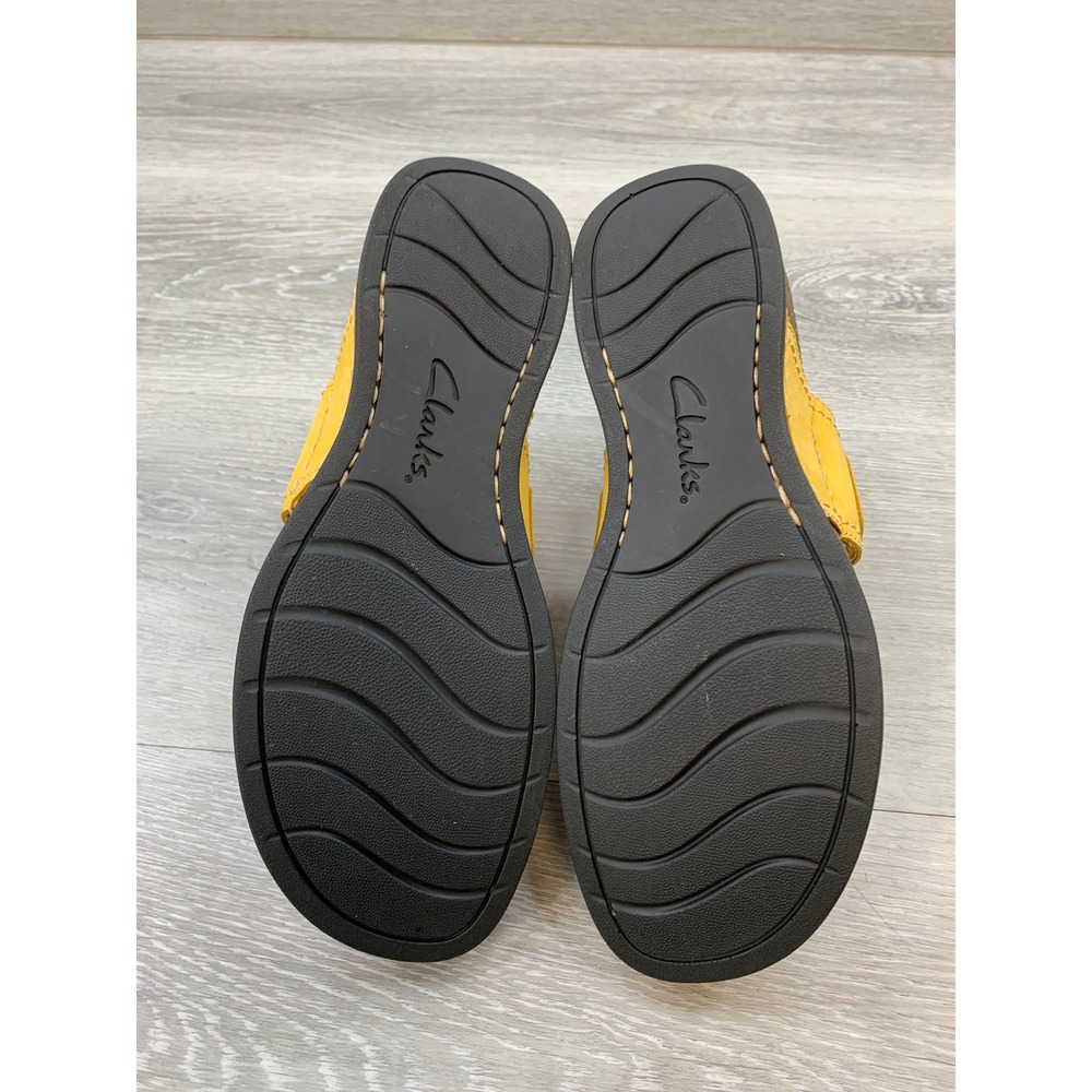 Clarks Women's 8.5 Yellow Leather Thong Wedge Sandals Comfort Casual Shoes - Picture 6 of 11